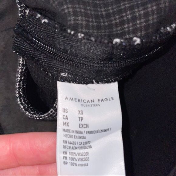 🚨 3 for $25 - AEO Plaid Mini Skirt - Picture 6 of 9